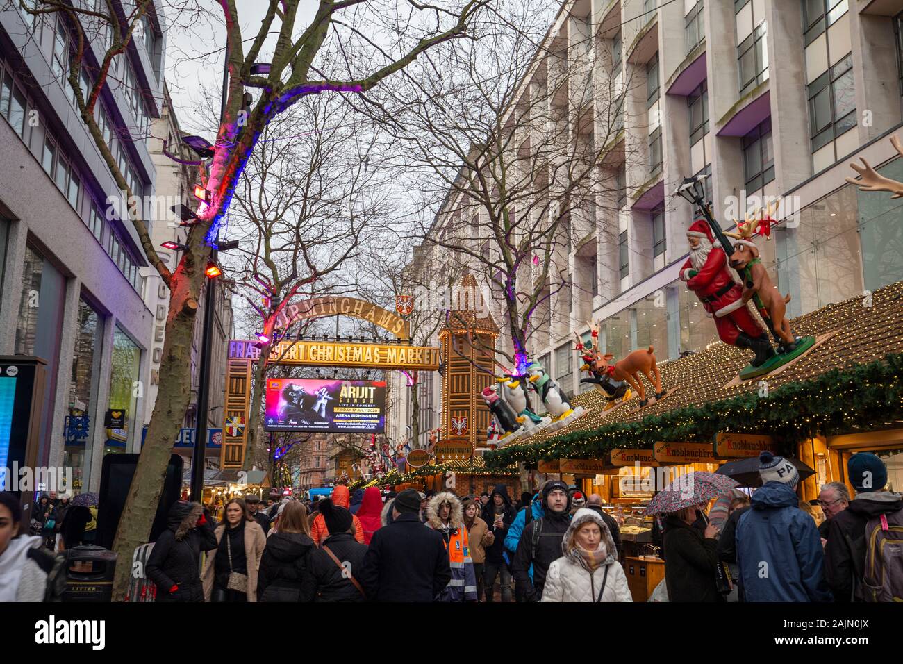 BIRMINGHAM, VEREINIGTES KÖNIGREICH - Dezember 15, 2019: Handel Stände entlang der Neuen Straße während der jährlichen Weihnachten Frankfurt Markt Stockfoto