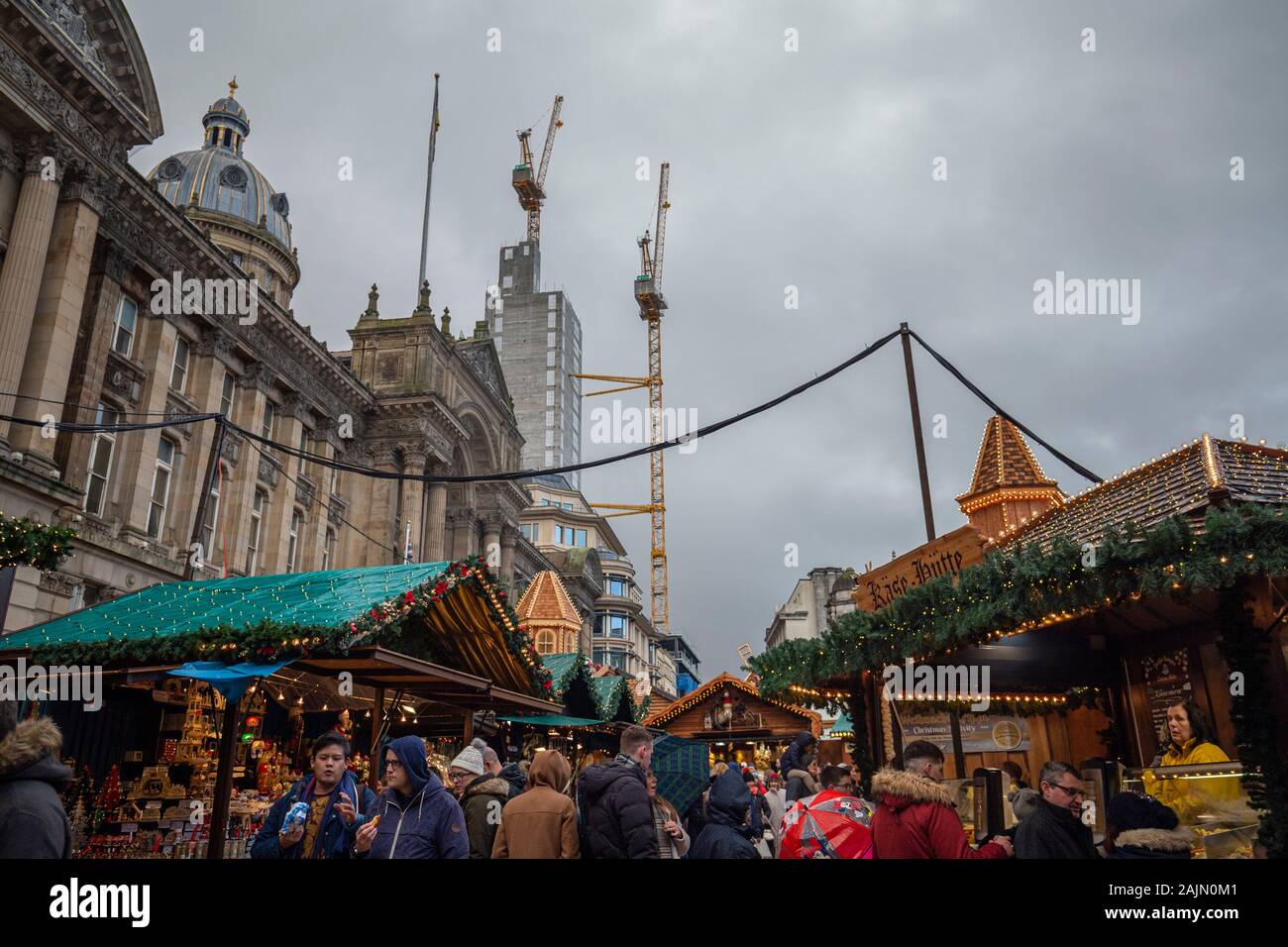 BIRMINGHAM, Großbritannien - 15 Dezember, 2019: Victoria Square während der jährlichen Frankfurter Weihnachtsmarkt Stockfoto