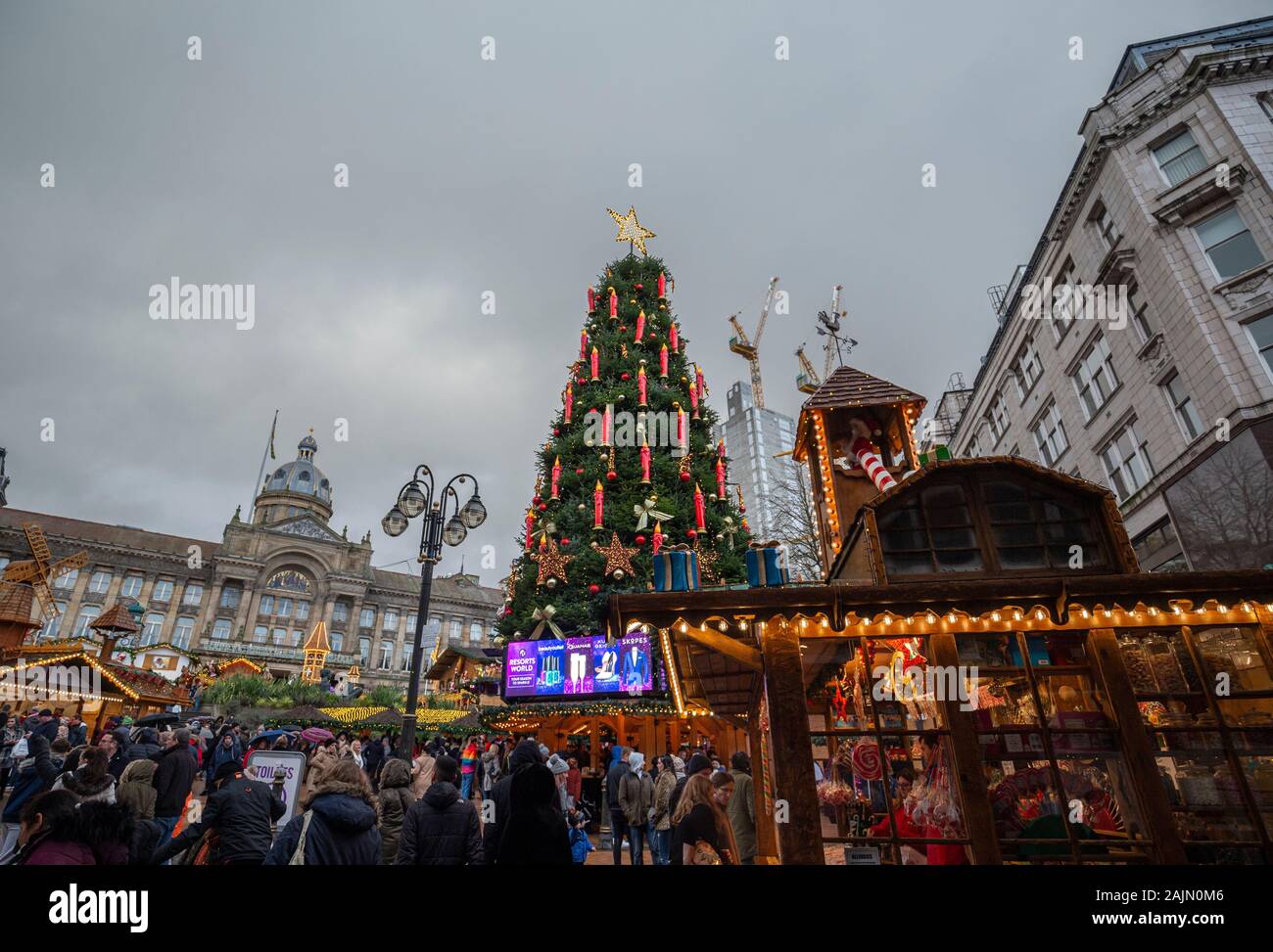 BIRMINGHAM, Großbritannien - 15 Dezember, 2019: Victoria Square während der jährlichen Frankfurter Weihnachtsmarkt Stockfoto