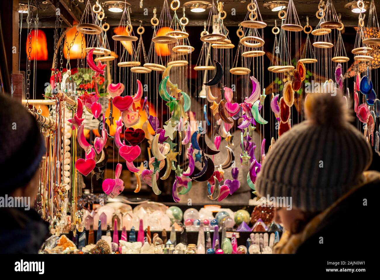 BIRMINGHAM, Großbritannien - 15 Dezember, 2019: Nahaufnahme in Wind bell Glockenspiel Markt während der jährlichen Frankfurter Weihnachtsmarkt Abschaltdruck Stockfoto