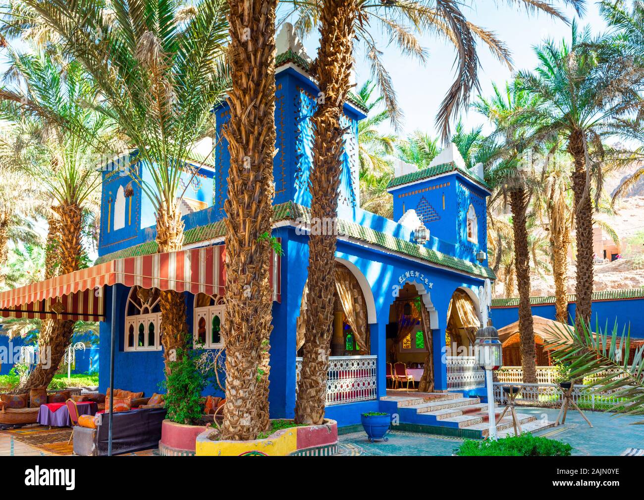 ZAGORA, MAROKKO - November 12, 2019: Blick auf die Fassade des Hotel Riad Dar Sofian Stockfoto