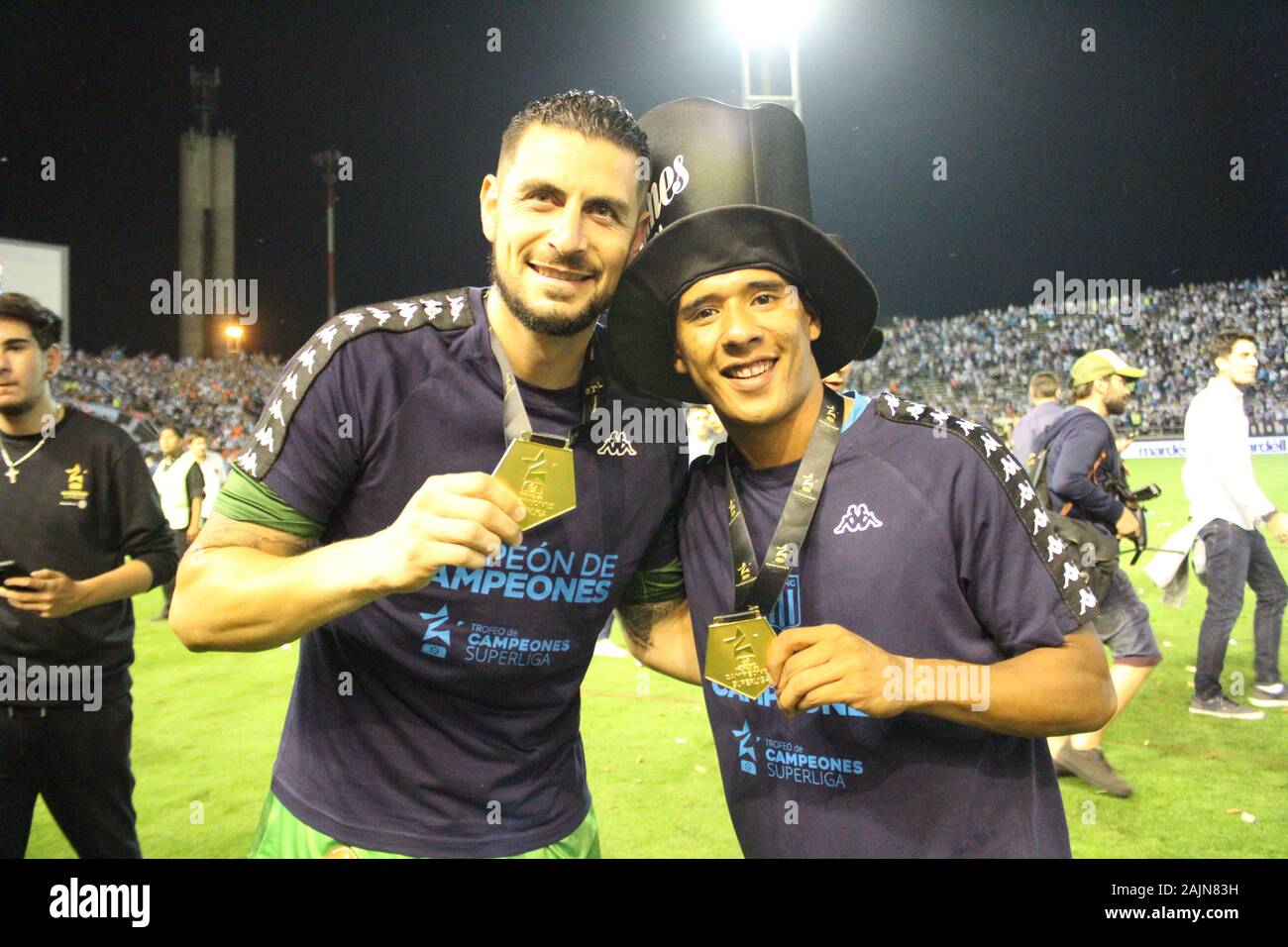 Mar del Plata, Buenos Aires, Argentinien. 14. Dez. 2019. Gabriel Arien und Matias Zaracho Champions mit Racing Club Stockfoto