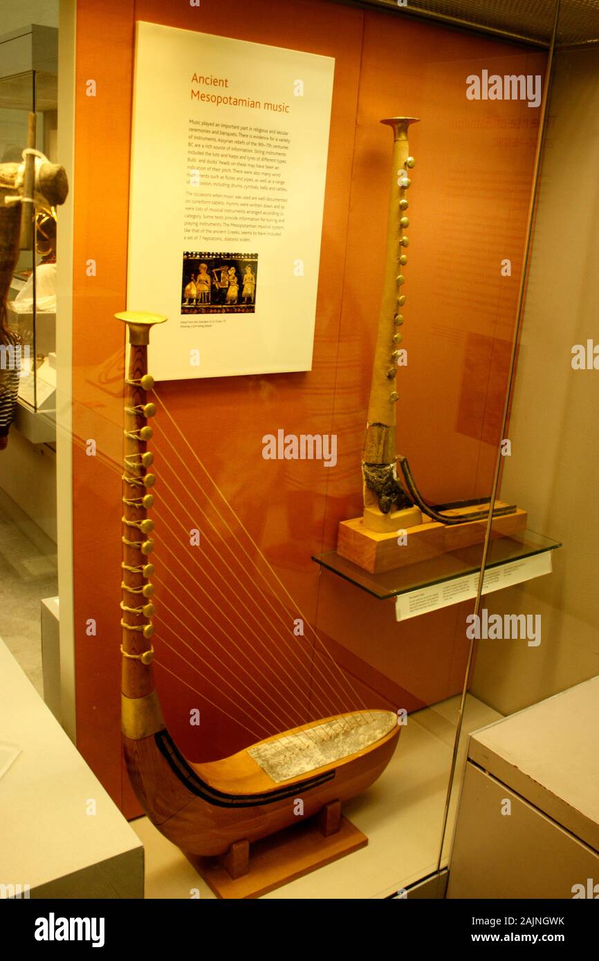Altes Saiteninstrument Stockfotos Und Bilder Kaufen Alamy