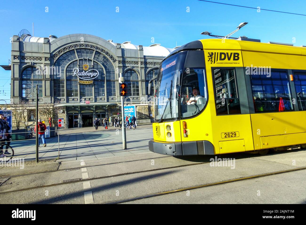 Deutschland Straßenbahn Dresden Hauptbahnhof Stockfoto