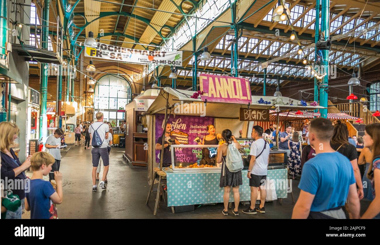 Cannoli, italienische Spezialitäten, markthalle IX, Markthalle IX Stockfoto