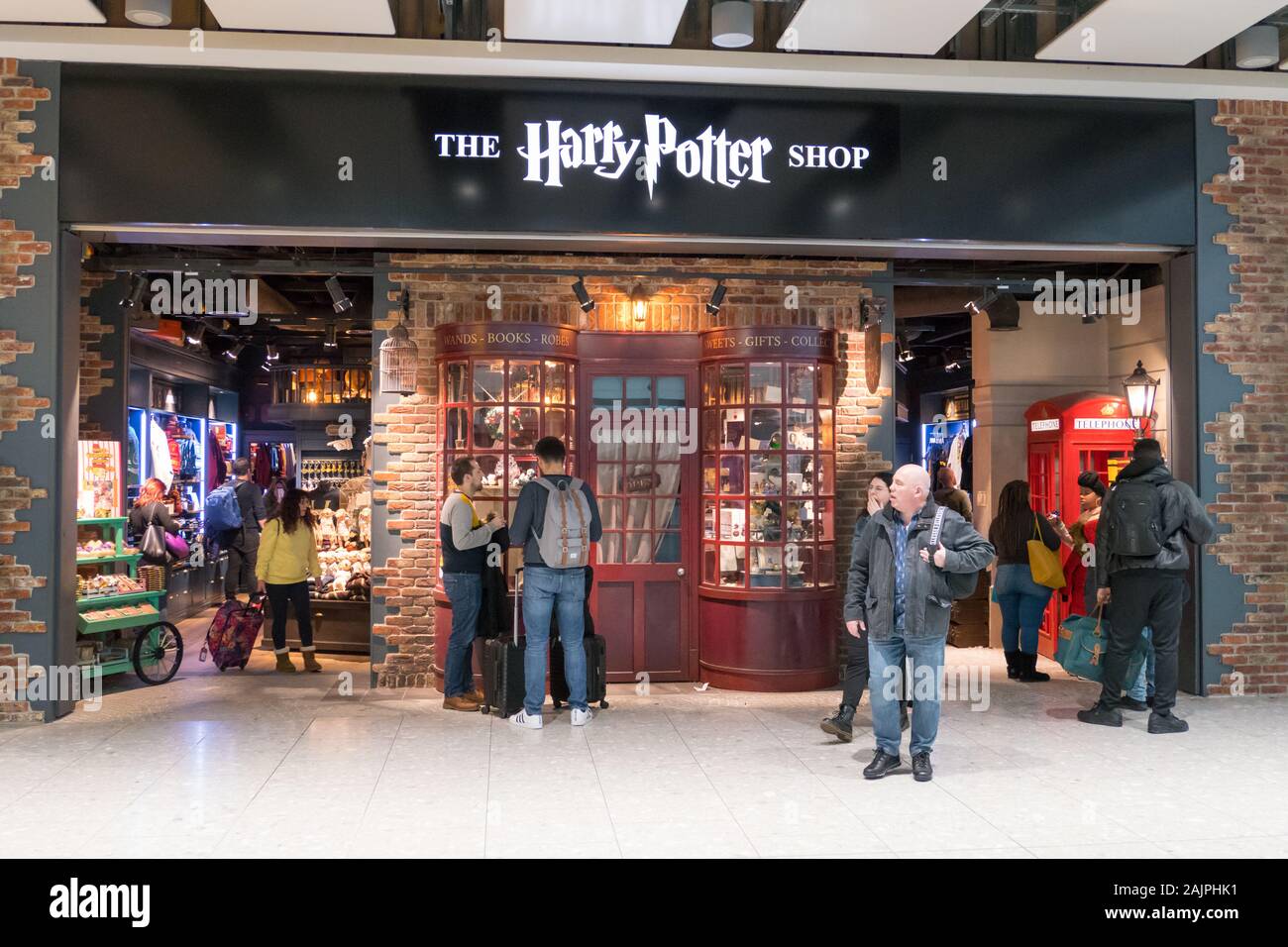 Der Harry Potter Shop im Flughafen Heathrow Stockfoto