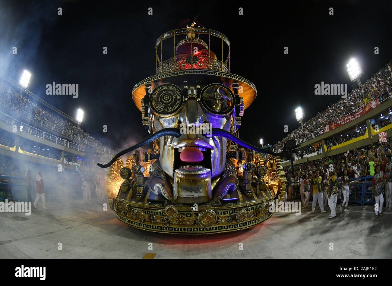 Rio de Janeiro, Brasilien, am 9. Februar 2018. Parade der Sambaschulen ...