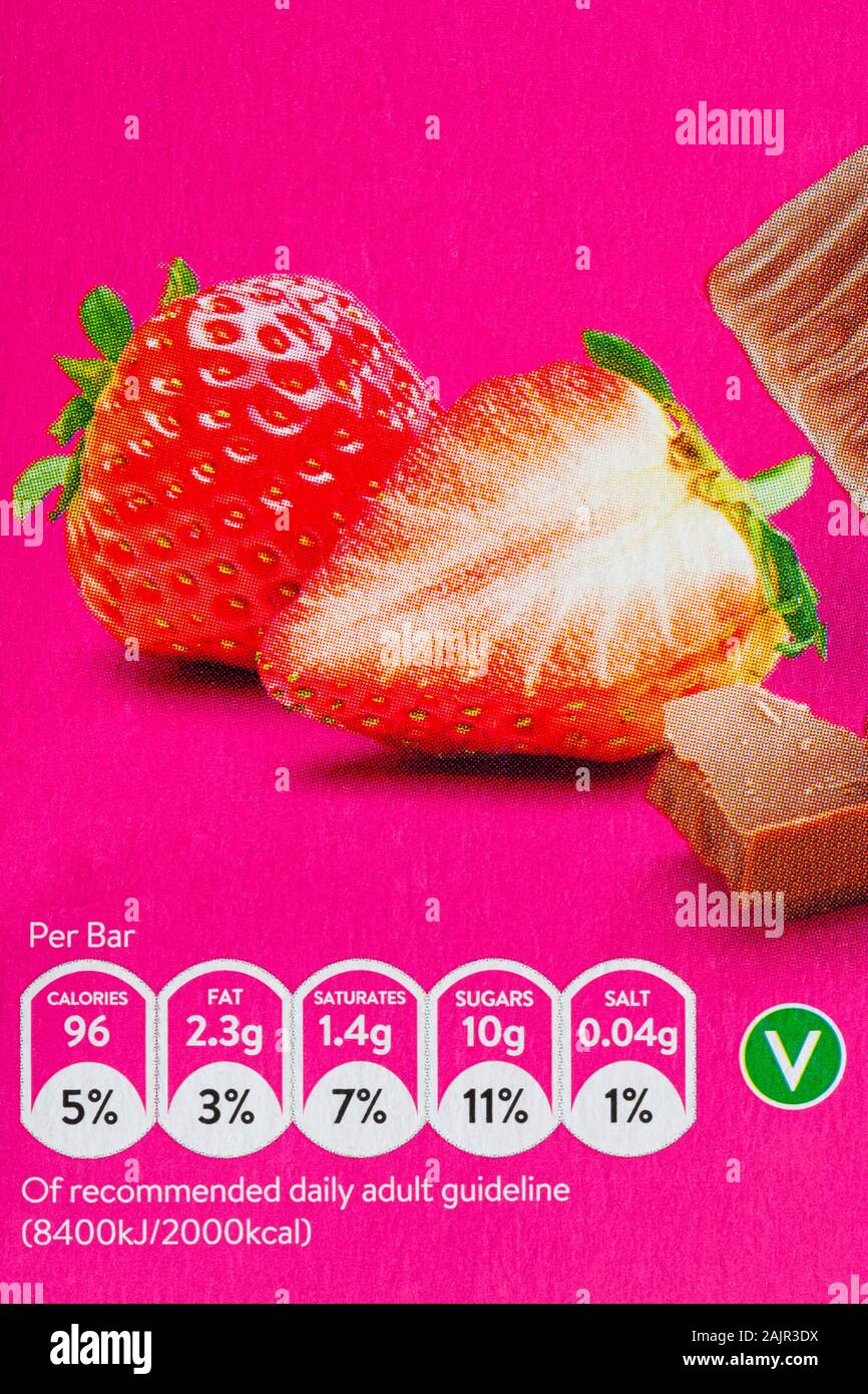 Ernährungswissenschaftliche Informationen über Box von Schuld frei Skinny Peitsche Erdbeer & Schokolade Snack Bar - weniger als 99 Kalorien Stockfoto