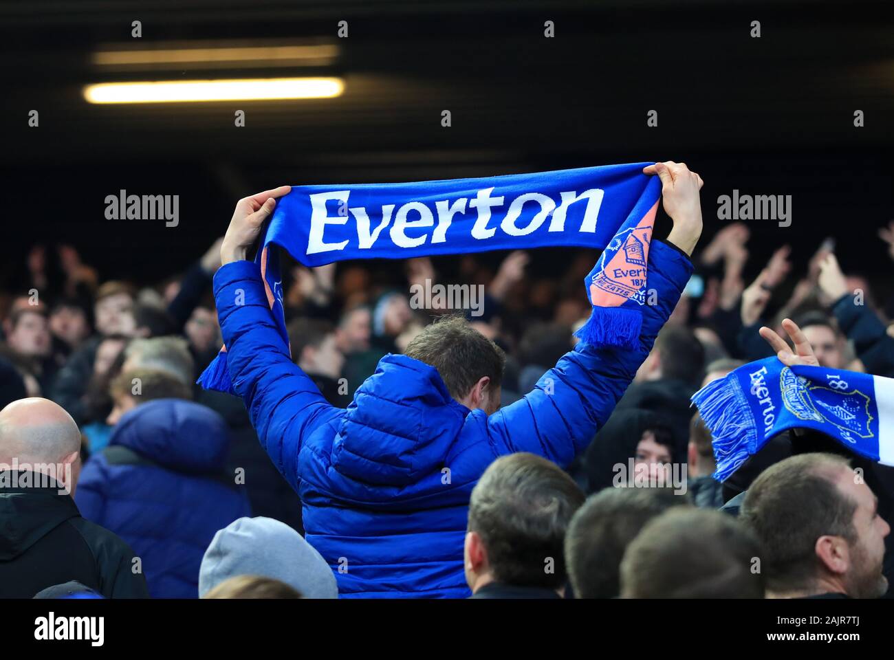 Ein Everton Fan auf der Tribüne während der FA Cup in die dritte Runde in Liverpool, Liverpool. Stockfoto