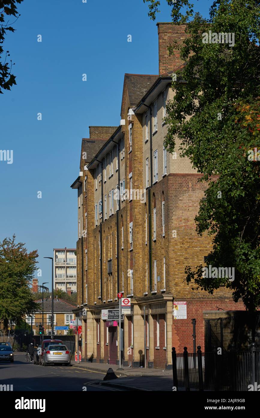 Hughes Mansions, Vallance Road, Stepney, im März 1945 durch die letzte von Hitlers Raketen zerstört, die auf London fielen. ... Stockfoto