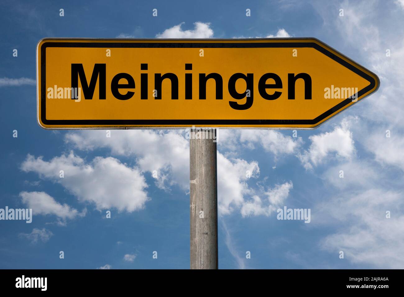 Detail Foto von einem Wegweiser mit der Aufschrift Meiningen, Thüringen, Deutschland, Europa Stockfoto