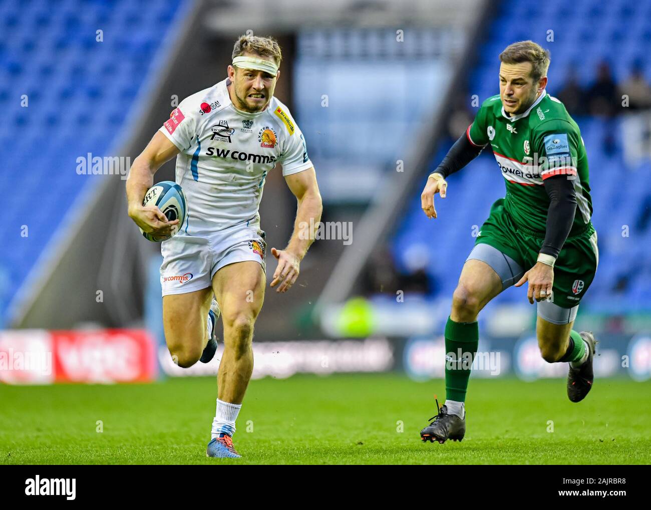 READING, VEREINIGTES KÖNIGREICH. 05. Jan 2020. Sam Hill Exeter Chiefs in Aktion während Gallagher Premiership Rugby Match zwischen London Irish vs Exeter Chiefs im Madejski Stadium am Sonntag, den 05. Januar 2020. LONDON England. (Nur redaktionelle Nutzung, eine Lizenz für die gewerbliche Nutzung erforderlich. Keine Verwendung in Wetten, Spiele oder einer einzelnen Verein/Liga/player Publikationen.) Credit: Taka G Wu/Alamy leben Nachrichten Stockfoto