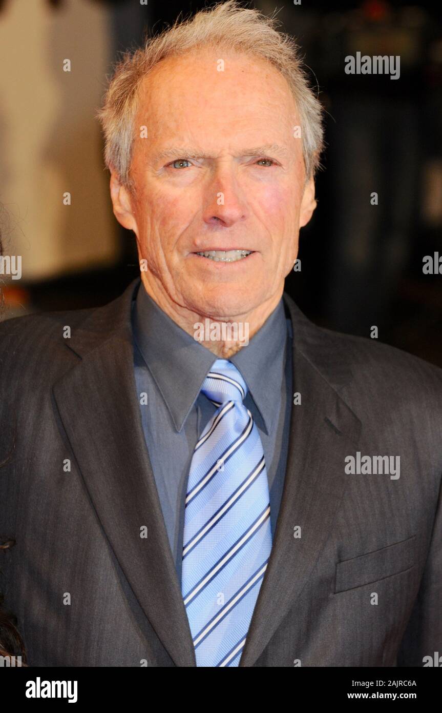 Clint Eastwood. UK Premiere von "Invictus", Odeon West End, den Leicester Square, London. Großbritannien Stockfoto