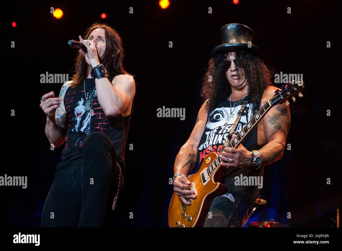 Mailand Italien vom 28. Juli 2011, Live Konzert von Slash in der Arena Civica: Schrägstrich und Sänger Myles Kennedy während des Konzerts Stockfoto
