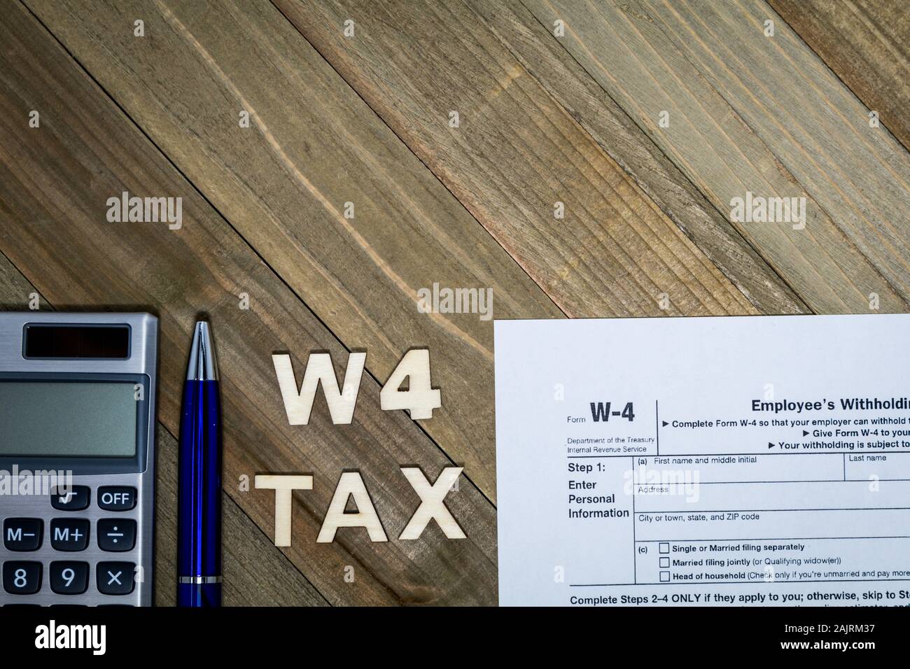 W4 Steuer formular Mitarbeiter Quellensteuer Bescheinigung Konzept mehrere Jobs zu erklären oder zu ändern Abzugsbetrag Stockfoto