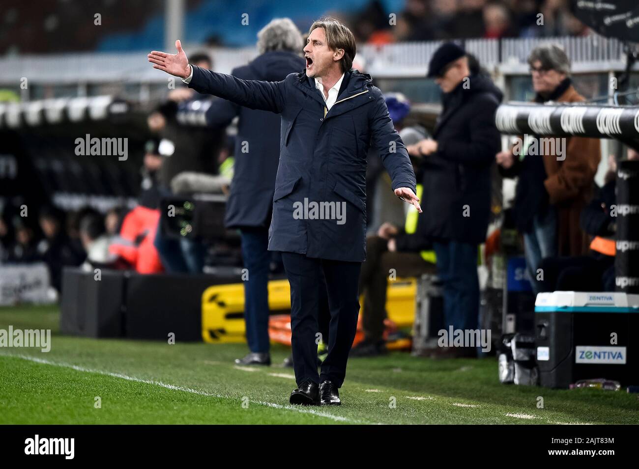 Genua, Italien - 05. Januar 2020: Davide Nicola, Head Coach von Genua CFC, Gesten während der Serie ein Fußballspiel zwischen Genua CFC und US Sassuolo. Genua CFC gewann 2-1 über uns Sassuolo. Credit: Nicolò Campo/Alamy leben Nachrichten Stockfoto