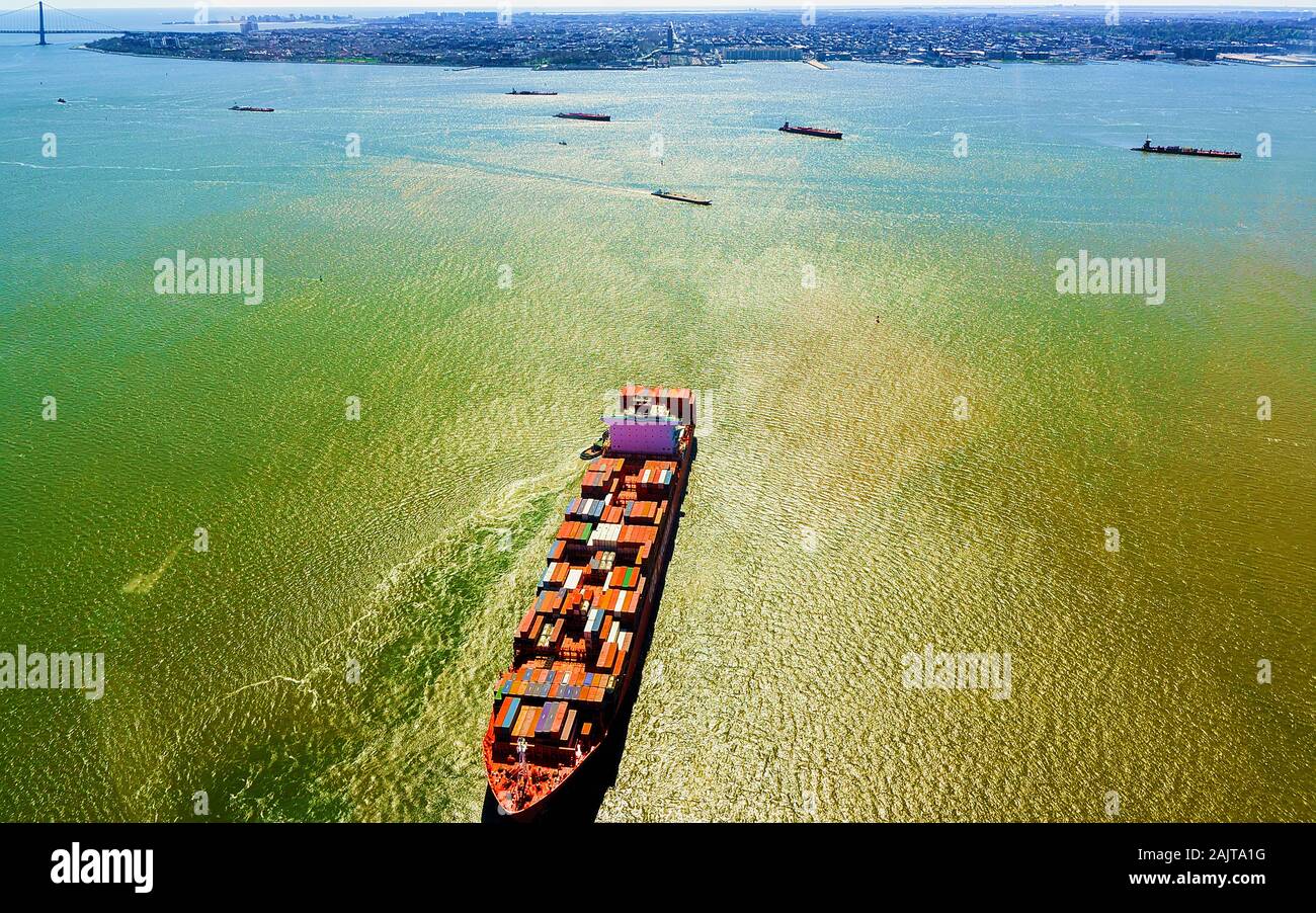 Luftaufnahme nach Bayonne Containerschiff reflex Stockfoto