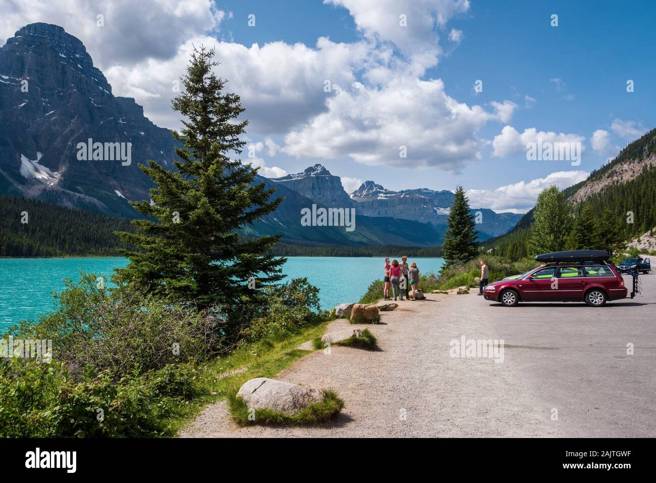 Touristen im Nationalpark Banff, Canadian Rockies, Alberta, Kanada. Stockfoto