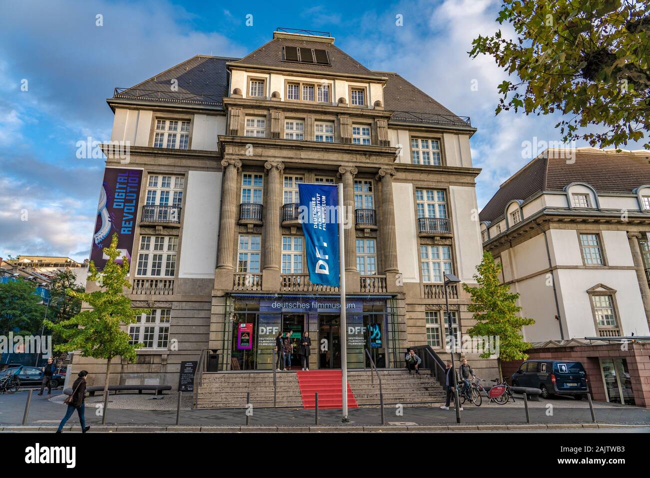 FRANKFURT, Deutschland - 25. SEPTEMBER: Dies ist der Frankfurter Filmmuseum, ein Wahrzeichen und beliebtes Reiseziel am 25. September 2019 in Frank Stockfoto