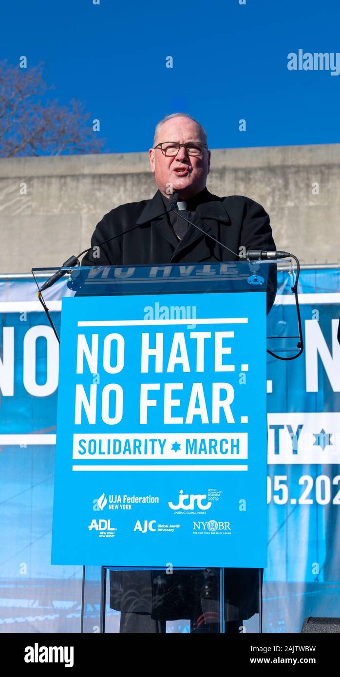 Brooklyn, NY, USA - 01/05/2020: Kardinal Dolan nimmt an keinen Hass. Keine Angst. Solidarität März im Columbus Park, Cadman Plaza Stockfoto