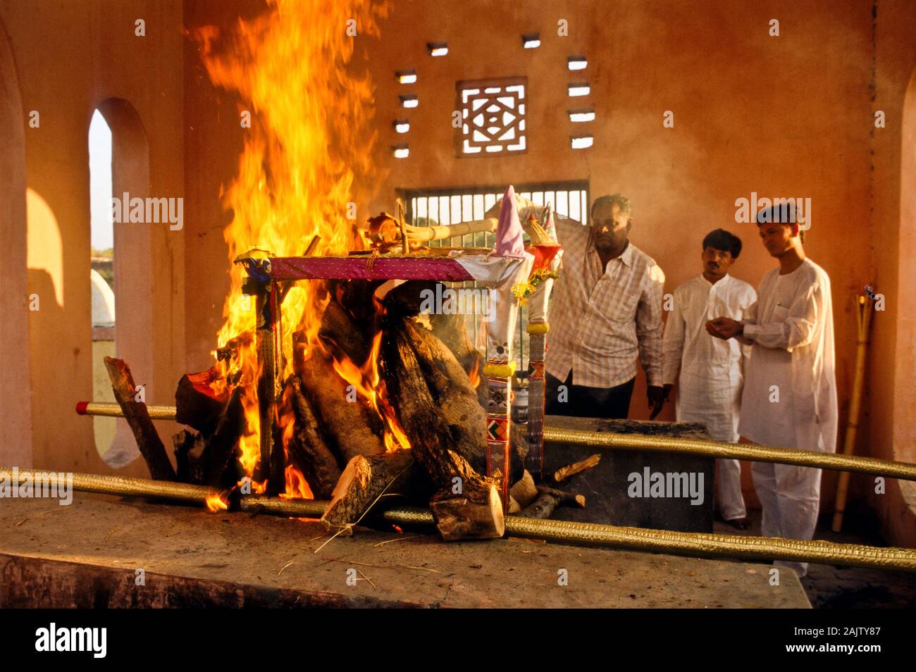 Feuerbestattung - Zeremonie für eine vergangen Jain-Nonne Stockfoto