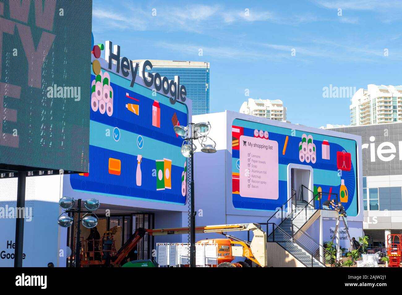 Las Vegas, USA. 05 Jan, 2020. Die Bauarbeiten an dem Google Pavillon auf  der Messe CES. Credit: Andrej Sokolow/dpa/Alamy leben Nachrichten  Stockfotografie - Alamy