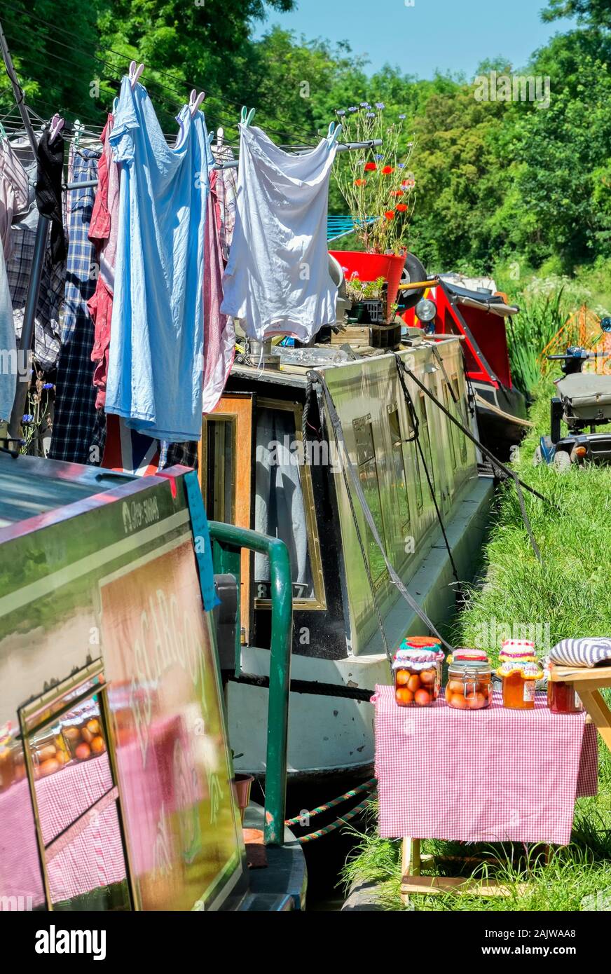 Ein Leben auf dem Kanal, Bradford on Avon, Wiltshire, Großbritannien Stockfoto
