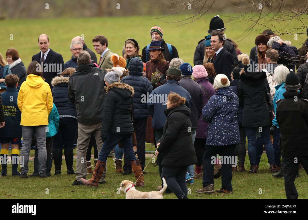 Sandringham, Norfolk, Großbritannien. 05 Jan, 2020. Prinz William (Herzog von Cambridge) und Kate Middleton (Herzogin von Cambridge), Lady Laura Meade (grün Outfit, Mitte), Carole und Michael Middleton, nahmen an der St. Maria Magdalena Kirche Sonntag Morgen Service in Sandringham. Königin Elizabeth II. besucht Kirche, Sandringham, Norfolk, am 5. Januar 2020. Credit: Paul Marriott/Alamy leben Nachrichten Stockfoto