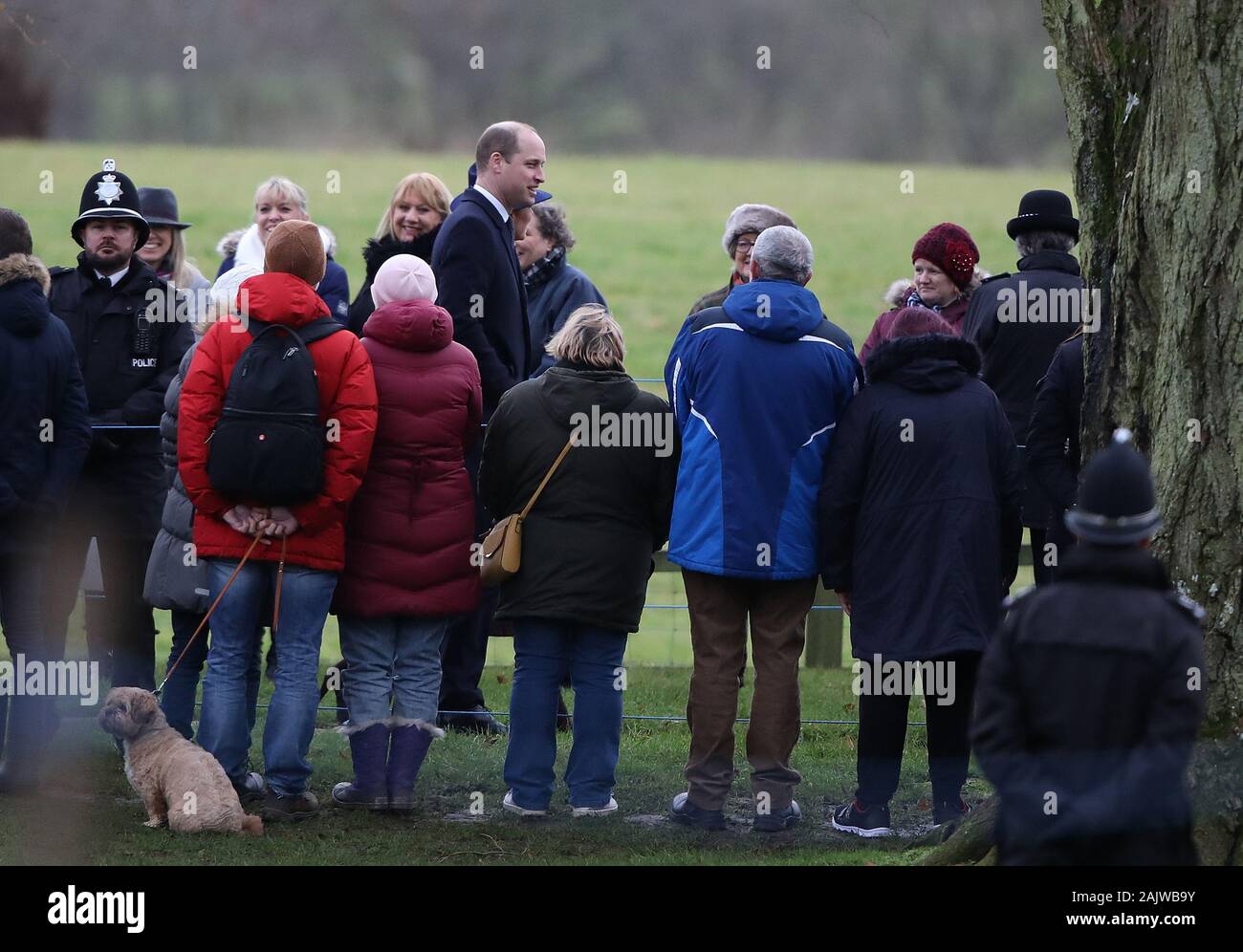 Sandringham, Norfolk, Großbritannien. 05 Jan, 2020. Prinz William (Herzog von Cambridge) und Kate Middleton (Herzogin von Cambridge), nahmen an der St. Maria Magdalena Kirche Sonntag Morgen Service in Sandringham. Königin Elizabeth II. besucht Kirche, Sandringham, Norfolk, am 5. Januar 2020. Credit: Paul Marriott/Alamy leben Nachrichten Stockfoto