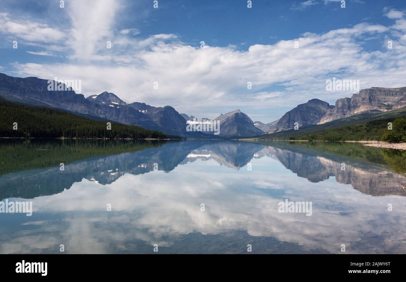 Reflexionen am Lake Sherburne (Glacier National Park, Montana) Stockfoto