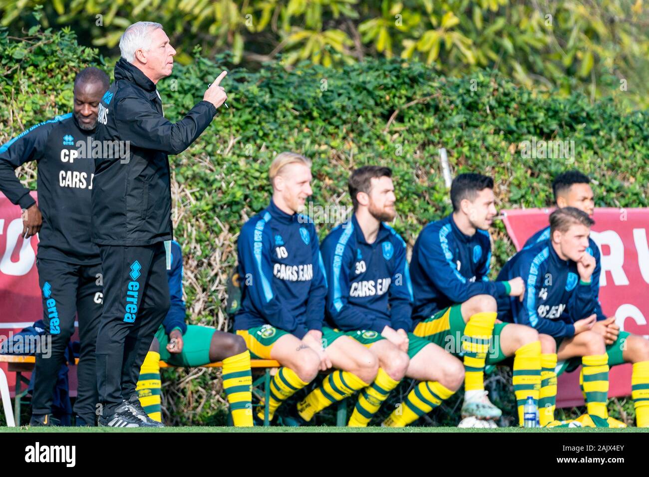 MALAGA, 06-01-2020, Fußball,, niederländischen Eredivisie, Saison 2019-2020, ADO Den Haag Trainer Alan Pardew, während der testmatch ADO-Noordwijk in Mijas, Spanien Stockfoto