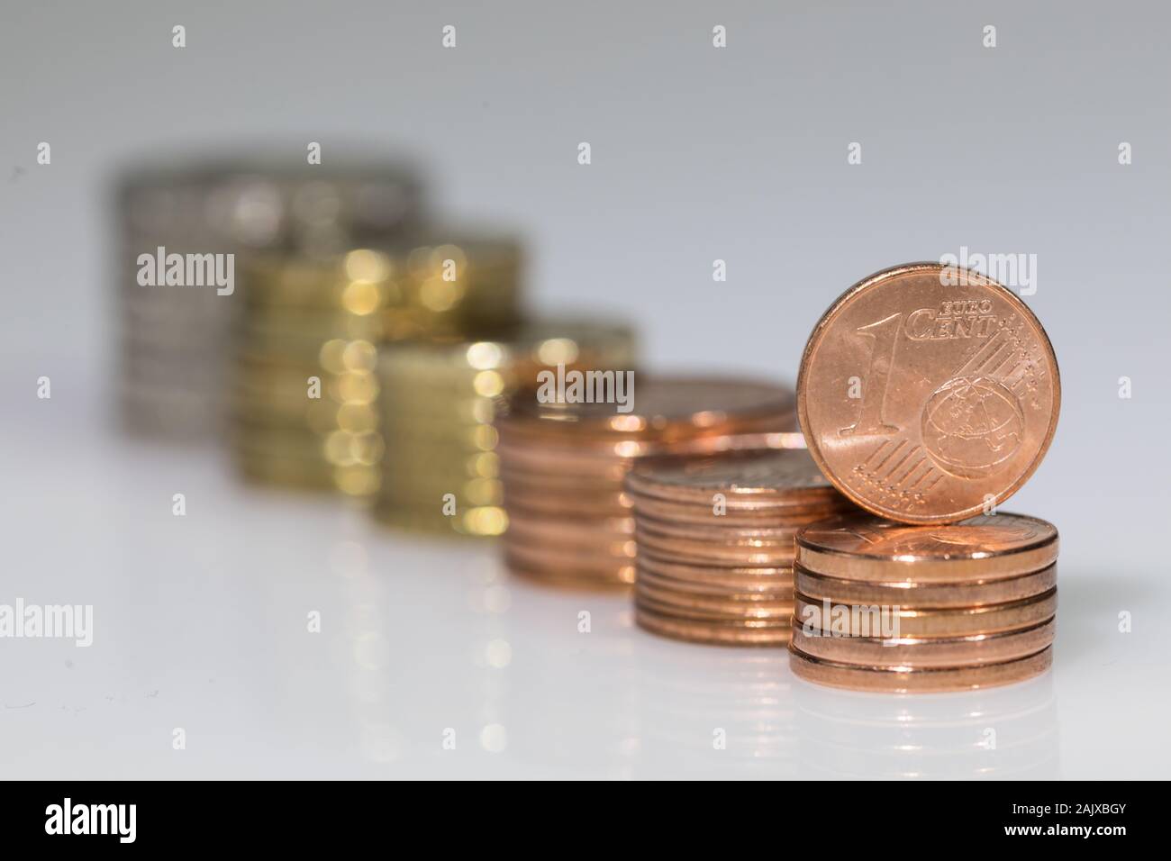 Isolierte Stacks mit Euro Cent Münzen Stockfoto