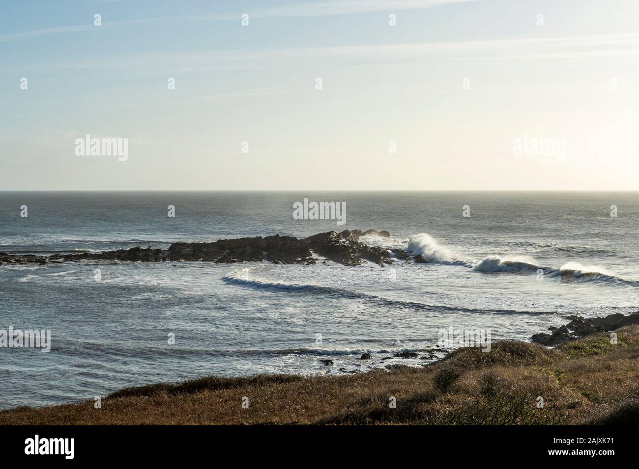 Winter Wellen. Port Eynon, Gower Halbinsel, Wales Stockfoto