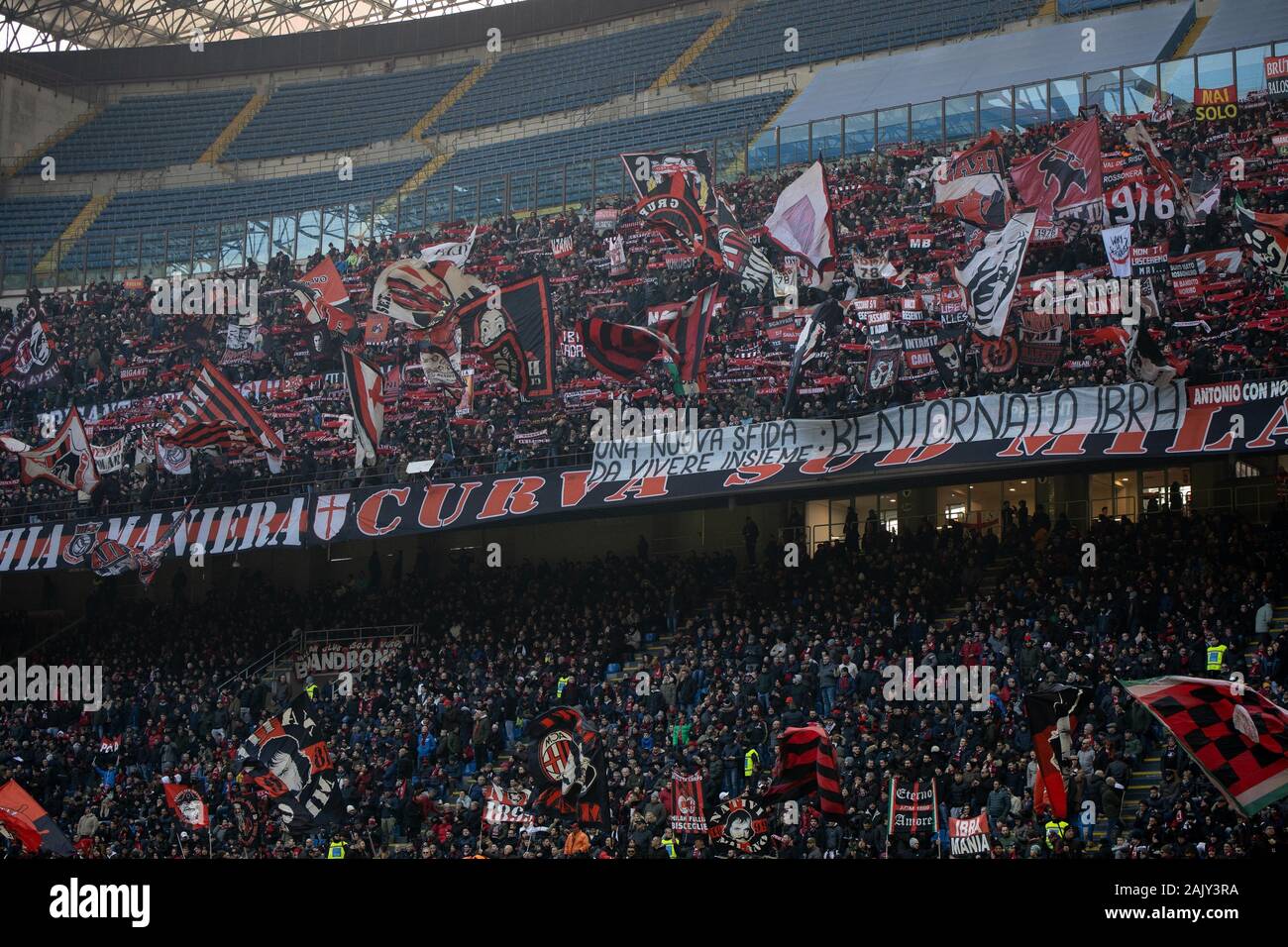 Mailand, Italien. 06 Jan, 2020. Fans während der AC Mailand vs Sampdoria, italienische Fußball Serie A Männer Meisterschaft in Mailand, Italien, 06 Januar 2020 Credit Mailand: Unabhängige Fotoagentur/Alamy leben Nachrichten Stockfoto