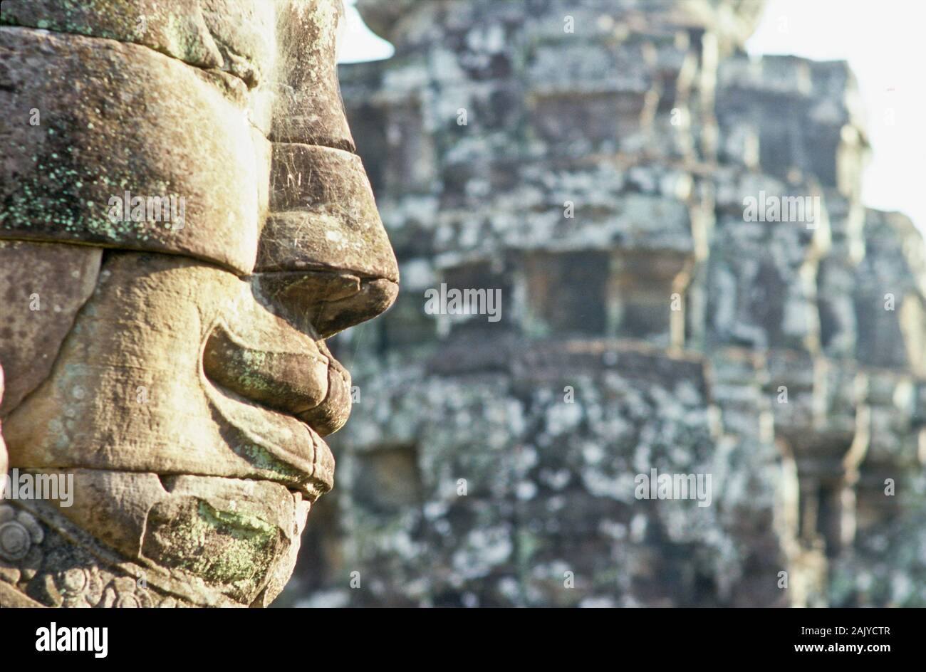 Bayon, faszinierende Gesichter nach unten schauen. Stockfoto