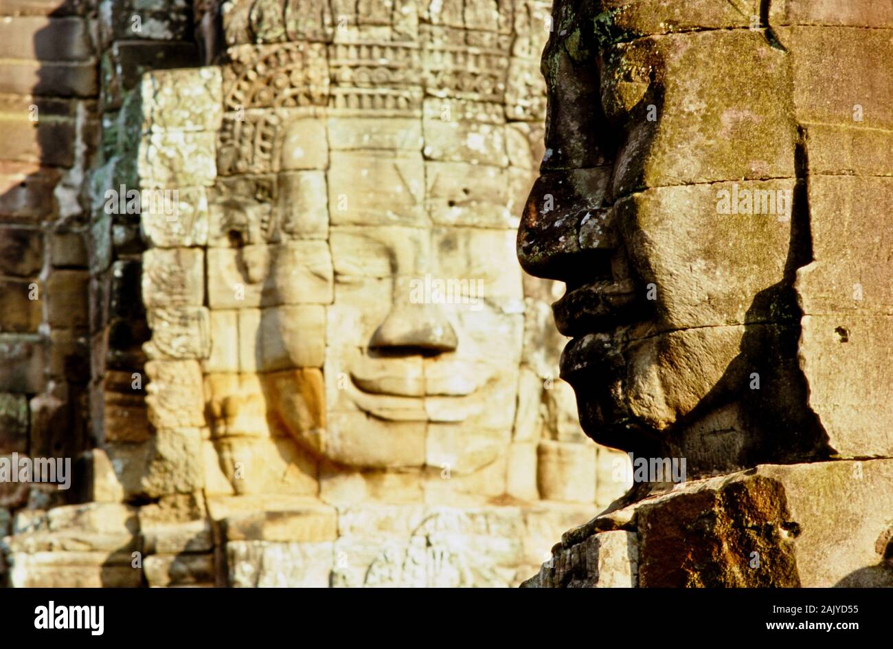 Bayon, faszinierende Gesichter nach unten schauen. Stockfoto