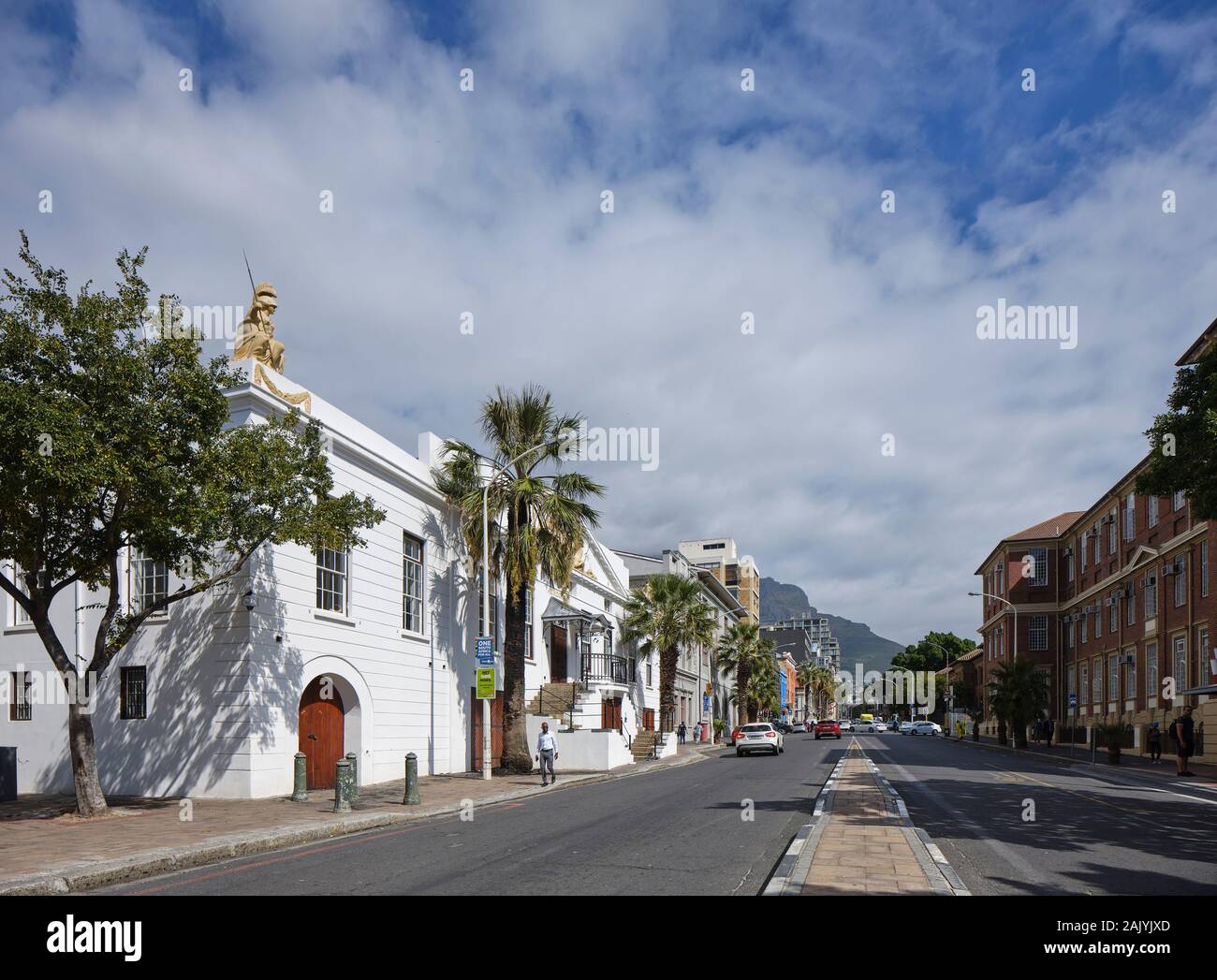 Oblique Hebung über Buitenkant Street. Desmond & Leah Tutu Legacy Foundation, Kapstadt, Südafrika. Architekt: Makeka Design Lab, 2019. Stockfoto