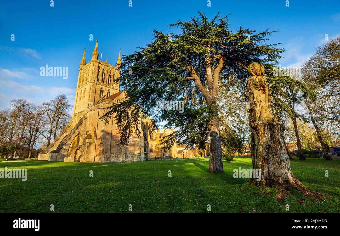 Der Baum Schnitzen von Tom Harvey und Geisa Abtei in der Klosteranlage, Ebeleben, Deutschland Stockfoto