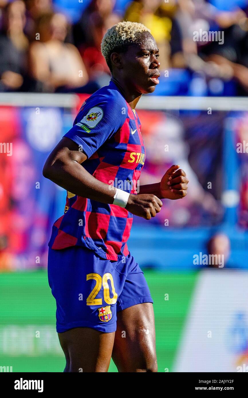 BARCELONA-DEZ 21: Oshoala spielt bei der spanischen Frauen Liga Match zwischen dem FC Barcelona feminin und Teneriffa an der Johan Cruyff Stadium am Dezember Stockfoto