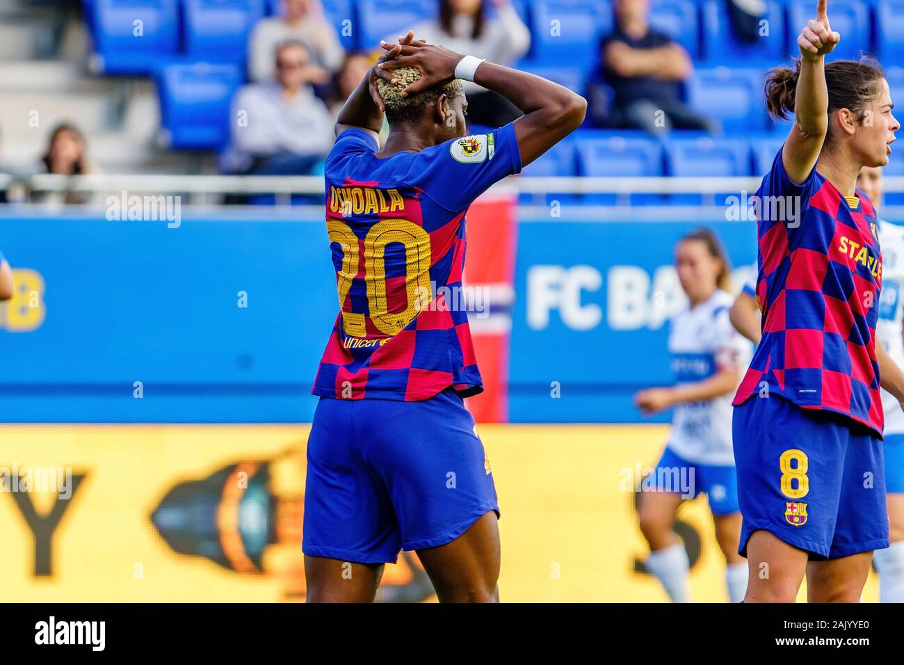 BARCELONA-DEZ 21: Oshoala spielt bei der spanischen Frauen Liga Match zwischen dem FC Barcelona feminin und Teneriffa an der Johan Cruyff Stadium am Dezember Stockfoto
