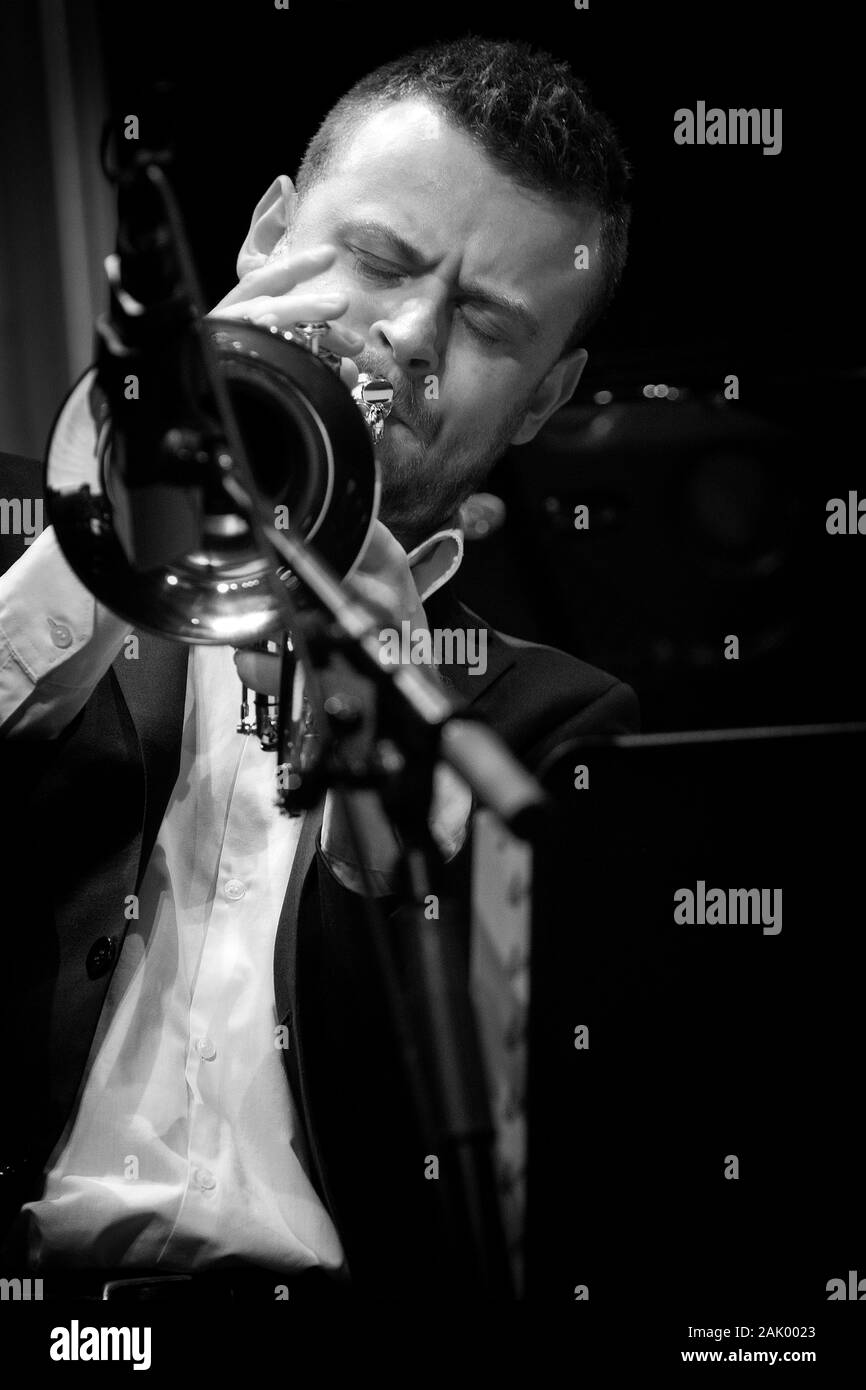 James Copus playstrumpet mit Alan Barnes Elf, Scarborough Jazz Festival 2019 Stockfoto