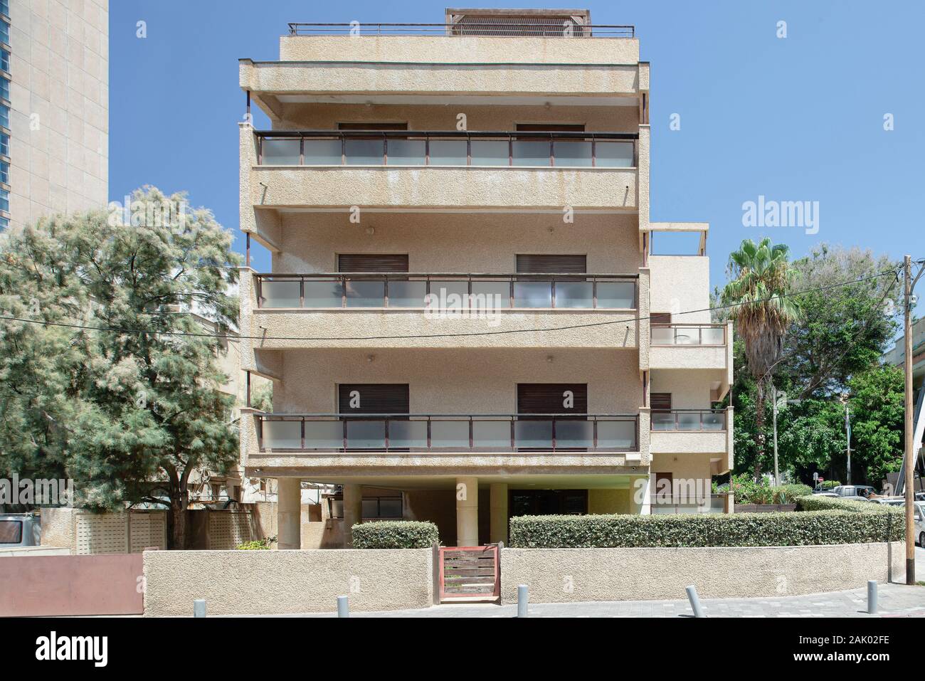 3 Mapu Street von ben-ami Shulman, 1937 Sanierung von Mimar Naor Architektur, 2012. Tel Aviv, Tel Aviv, Israel. Architekt: Verschiedene, 2019. Stockfoto