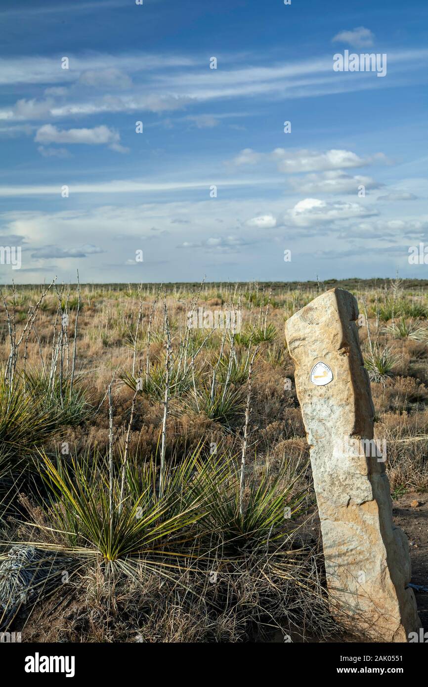 Santa Fe Trail Marker und Wiesen, Kiowa nationalen Wiesen, in der Nähe von Clayton, Missouri USA Stockfoto