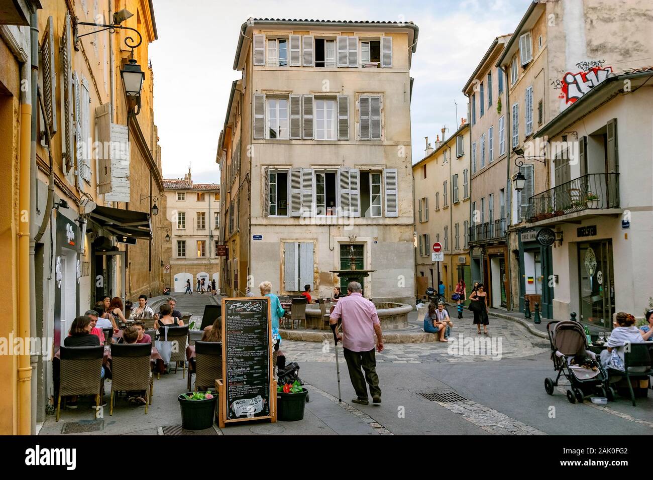 Restaurants im Ort Séraphin Gilly Square, Aix-en-Provence, Frankreich, Europa Stockfoto