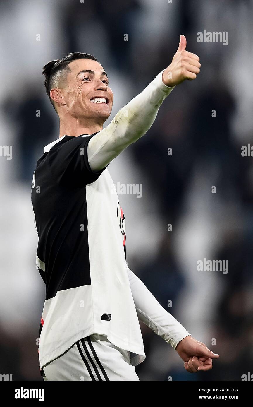 Turin, Italien - 06 Januar, 2020: Cristiano Ronaldo von Juventus Turin FC feiert den Sieg am Ende der Serie ein Fußballspiel zwischen Juventus Turin und Cagliari Calcio. FC Juventus gewann 4-0 über Cagliari Calcio. Credit: Nicolò Campo/Alamy leben Nachrichten Stockfoto