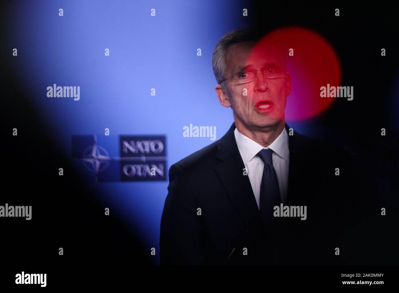 (200106) - Brüssel, Januar 6, 2020 (Xinhua) - NATO-Generalsekretär Jens Stoltenberg spricht während einer Pressekonferenz nach einer Sitzung des NATO-Rates auf Botschafterebene, im NATO-Hauptquartier in Brüssel, Belgien, Januar 6, 2020. (Xinhua / Zheng Huansong) Stockfoto