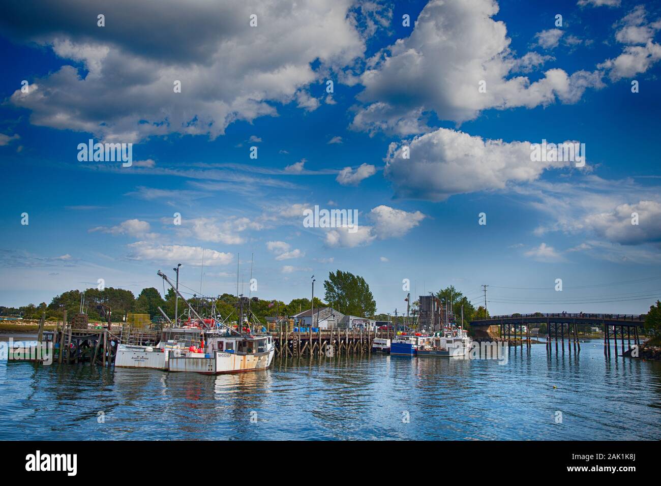 Fischerboote im Hafen von Portsmouth, NH Stockfoto