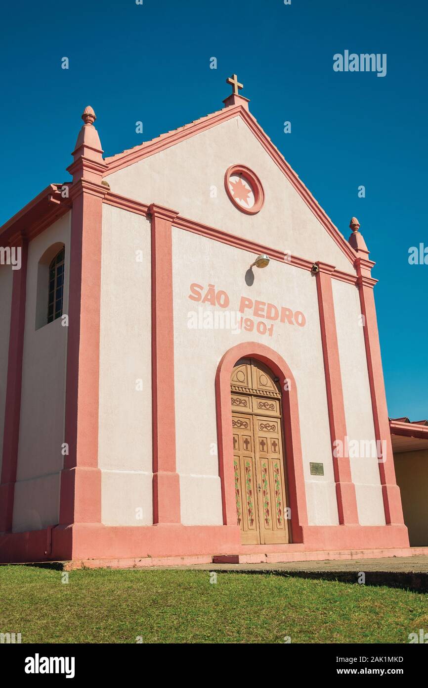 Kleine St. Peter der Steinwege Kapelle in einem kleinen ländlichen Dorf in der Nähe von Bento Goncalves. Ein Wein produzierenden Land Stadt im Süden Brasiliens. Stockfoto