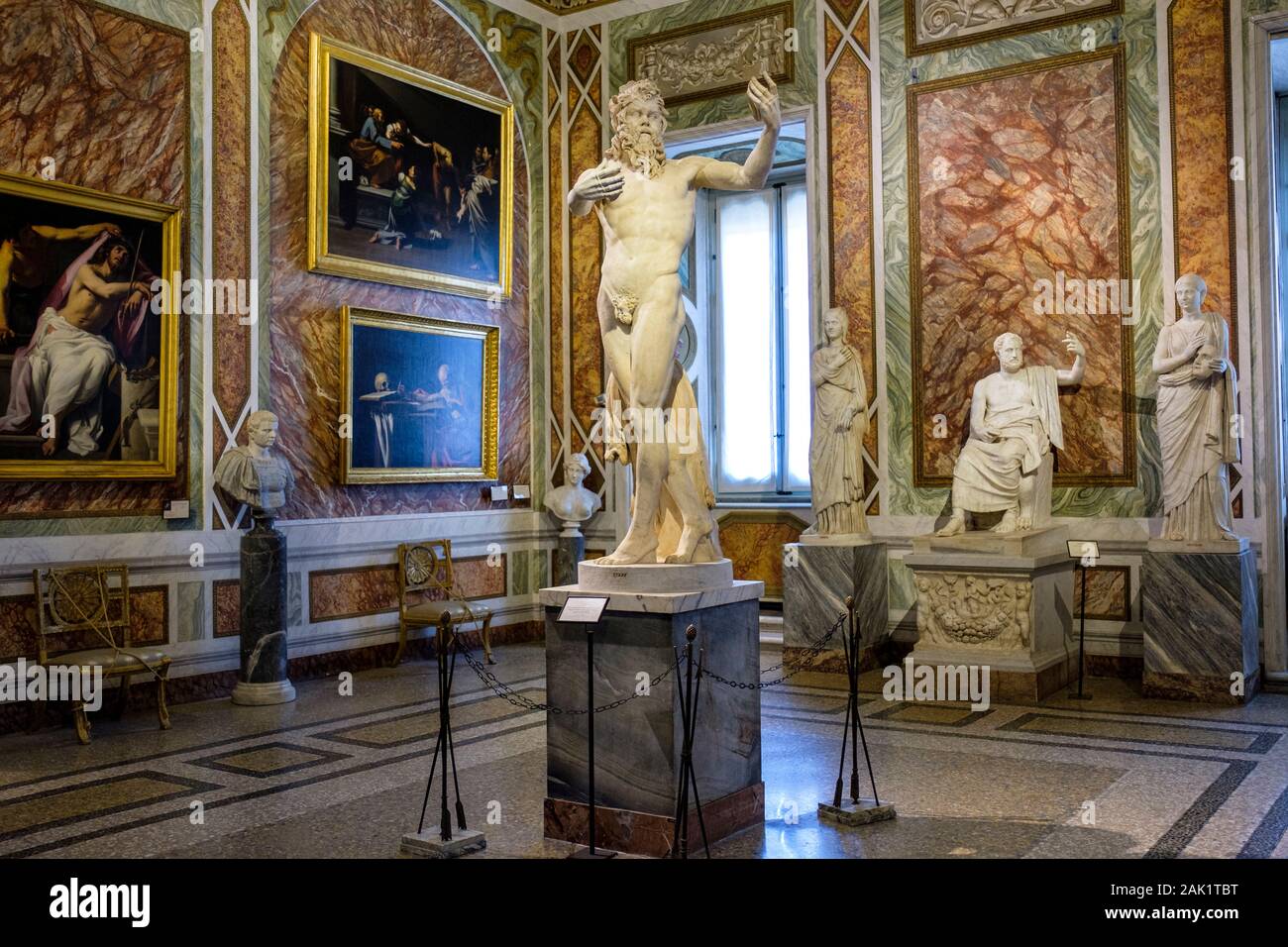 Der Saal des Silenus, Tanzende hellenistische Statue aus Satyr-Marmor, Gallerie Borghese Museum, Rom, Italien Stockfoto