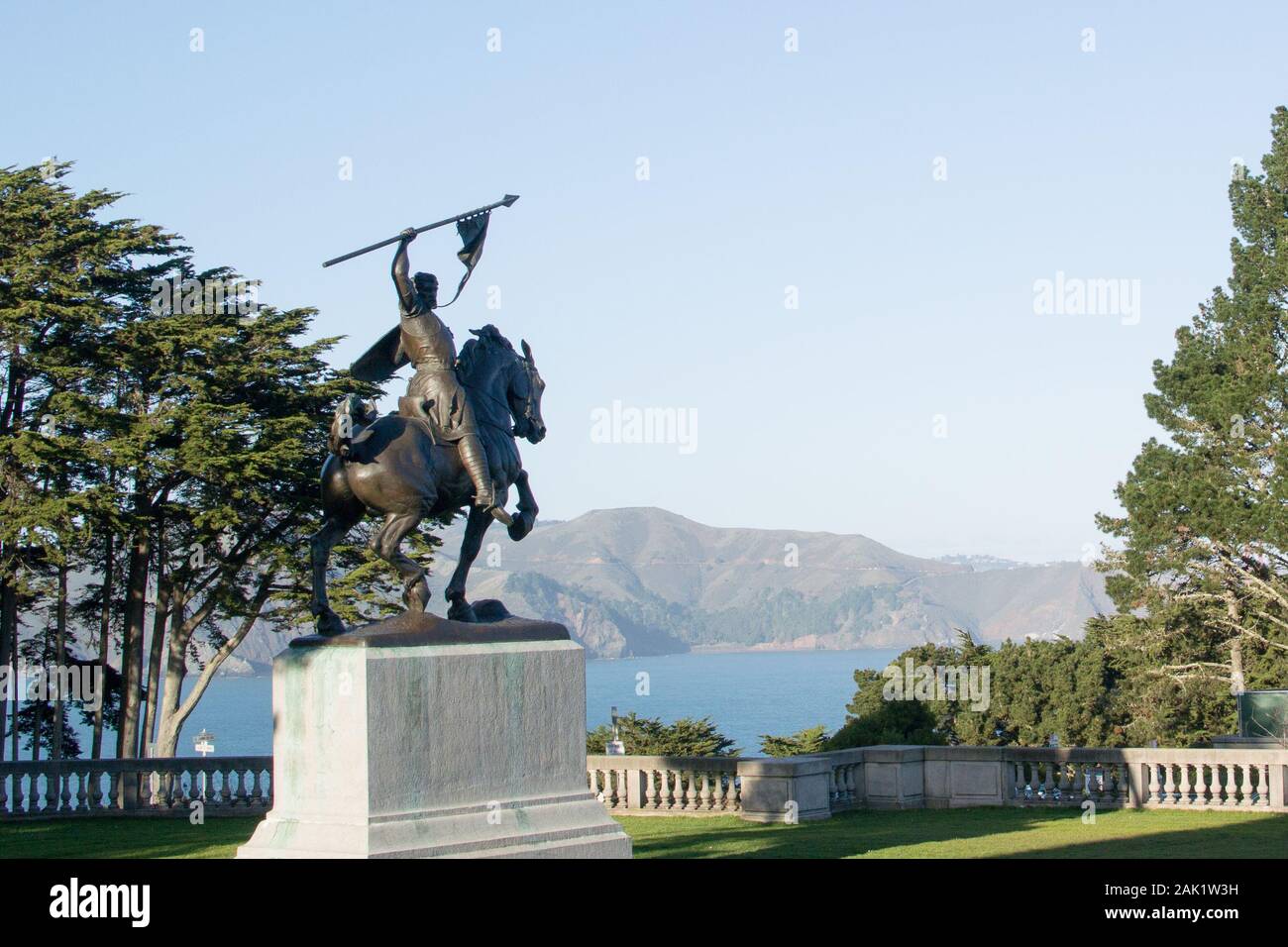 Bronzestatue von El Cid Campeador, von Anna Hyatt Huntington vor dem Palast der Ehrenlegion, oberhalb der San Francisco Bay, Kalifornien Stockfoto
